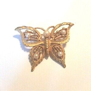 Butterfly Brooch Vintage Gold Tone Faux Pearl 1960s/70s Pin Jewelry Dainty